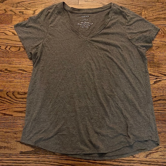 Torrid Girlfriend Signature Jersey V-Neck Heather Gray Classic Fit Tee - Picture 9 of 13